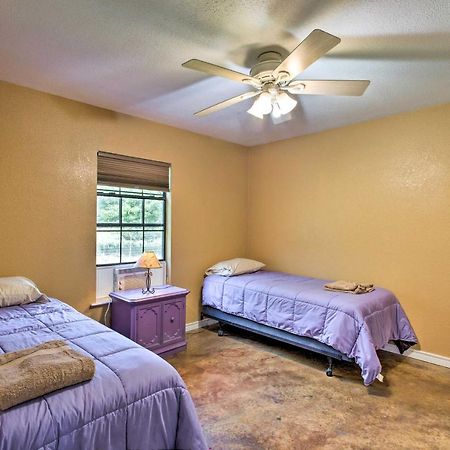 Texas Cabin On 130 Acres Walk To Lake Ray Roberts Collinsville المظهر الخارجي الصورة