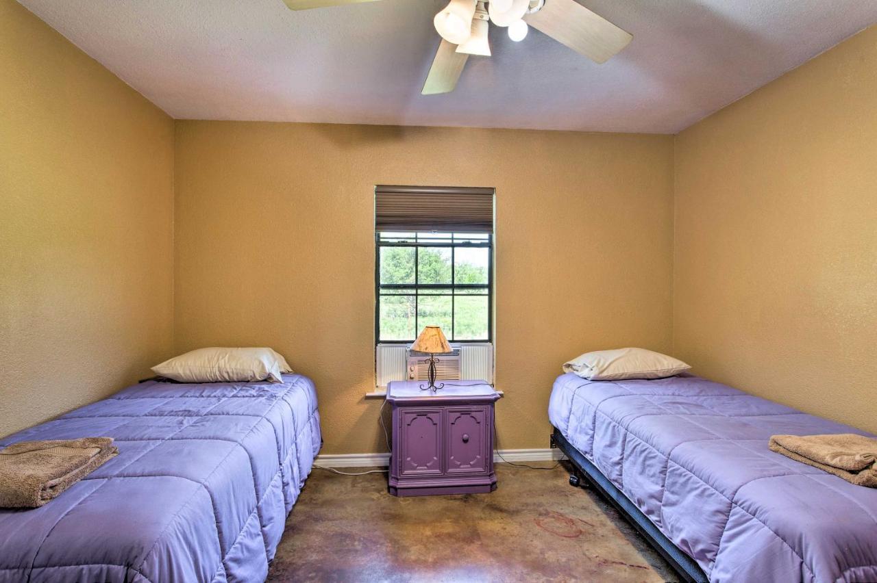 Texas Cabin On 130 Acres Walk To Lake Ray Roberts Collinsville المظهر الخارجي الصورة